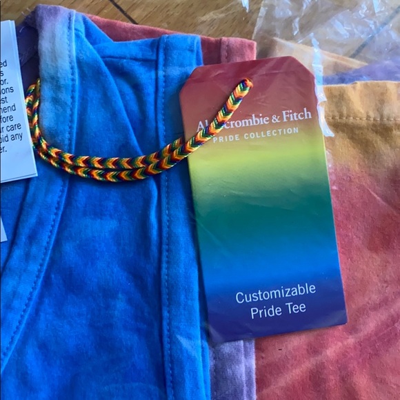 Abercrombie Multi Color Tie Dye 🌈 - Picture 5 of 5